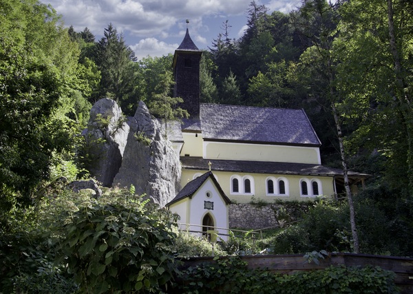 6ED1BE65-7704-4957-8418-03557F9B5D63