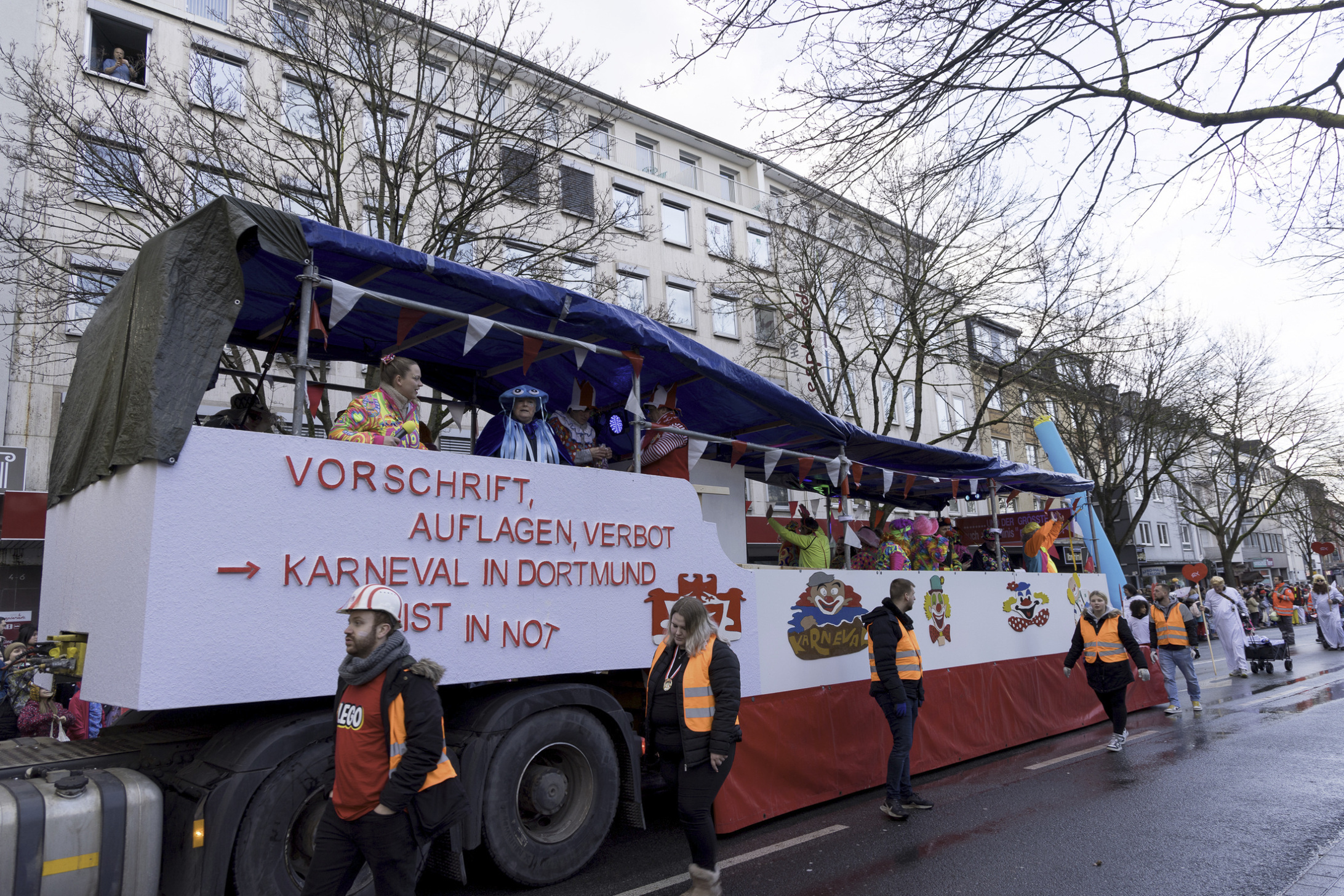 rosenmontag24-5667.thumb.jpg.d2d65e0ab6242da6b6fda8641e81e8e1.jpg